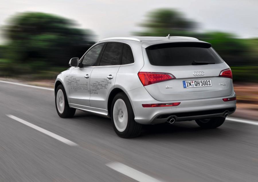 Audi Q5 Hybrid Quattro (8R) 2011 года  (фото 8 из 40)